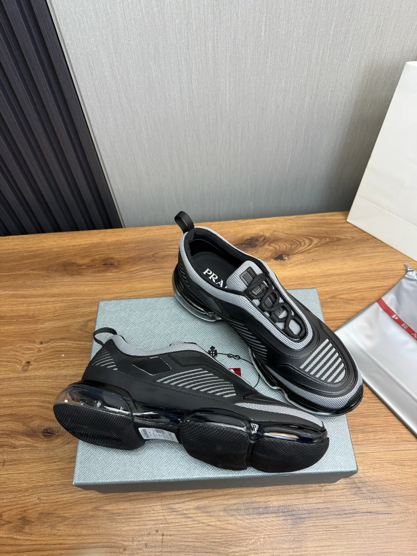 Men's shoes 💰640💰 [PRADA] Men's shoes are popular in the counter, high-quality shipments ✔️Official website synchronization, original fly-woven epoxy fabric + cowhide lining, 1⃣️ to 1⃣️ replica, original air-cushion original bottom, 38-45 (one size larger)